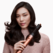 fata cu par lung folosind dyson airwrap coanda 2 cu ondulator_thumb